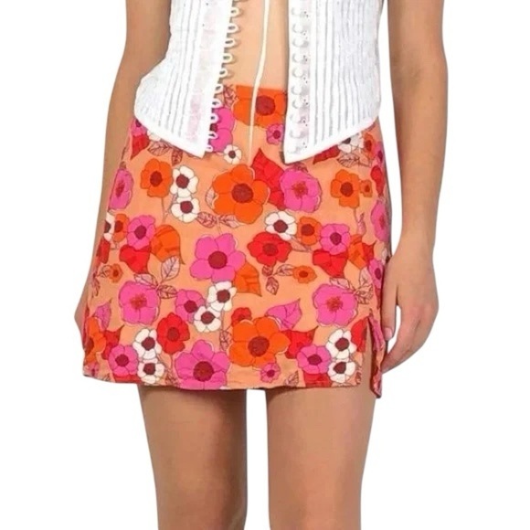 Urban Outfitters Dresses & Skirts - Urban Outfitters Pink, Orange, and White Floral Linen Lined Mini Skirt Medium